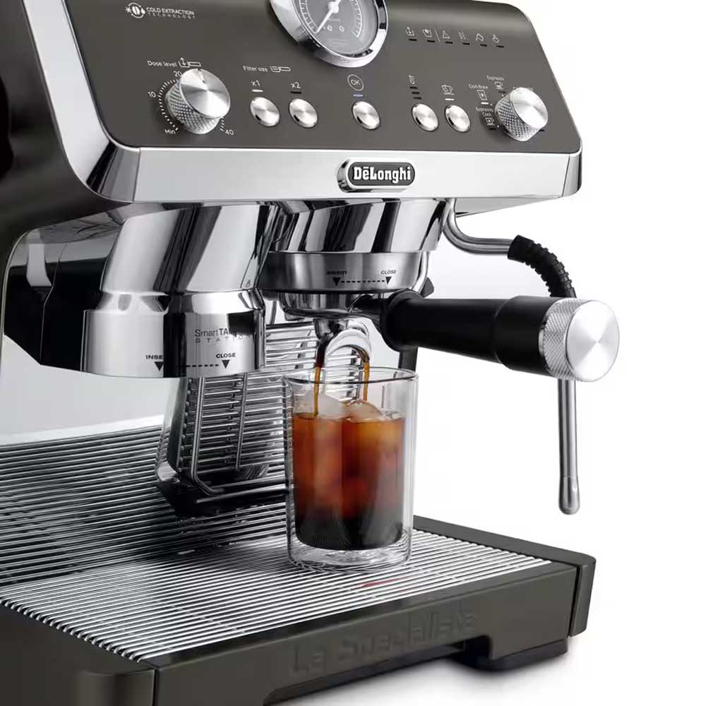 Bild von DéLonghi Kolbenmaschine La Specialista Opera EC9555.BK black